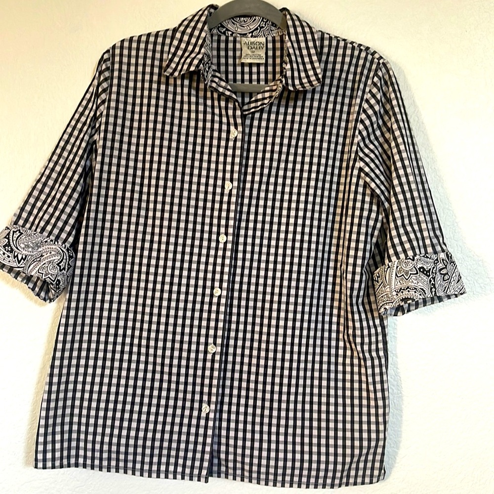 Vintage, black and white Allison Daley button up shirt